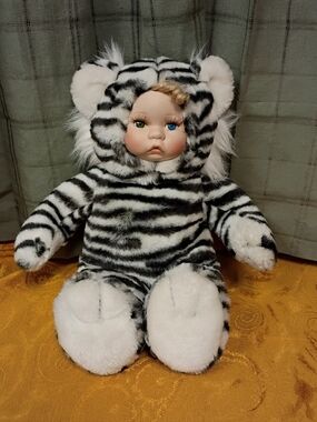 The Seigfried & Roy Collection Porcelain Face Plush Doll White Tiger Costume 14"